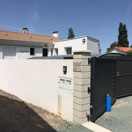 Tatil Evi L'augustemile Au Bord De L'eau