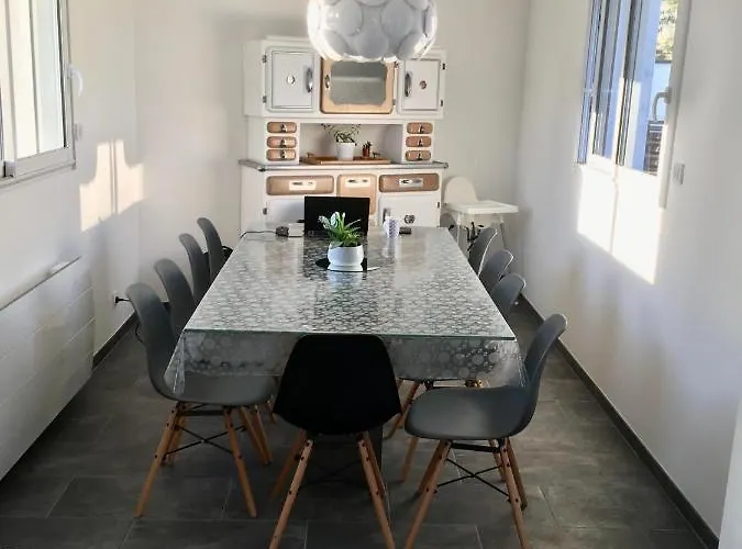 L'augustemile Au Bord De L'eau لا ترانش سور مير