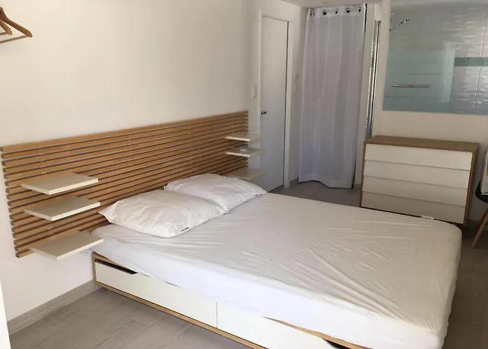 L'augustemile Au Bord De L'eau * لا ترانش سور مير